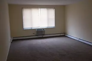 1880 Bonnie Ln, Hoffman Estates, IL 60169 - Photo 12