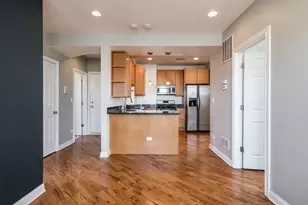 4749 W Roscoe St, Chicago, IL 60641 - Photo 6