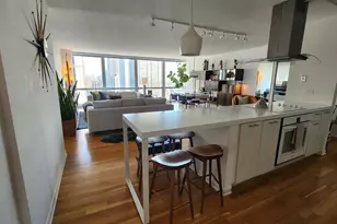 340 W Diversey Pkwy, Chicago, IL 60657 - Photo 2