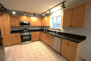 830 E 152nd St, South Holland, IL 60473 - Photo 12