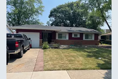 17 Wildwood Road, Elk Grove Village, IL 60007 - Photo 1