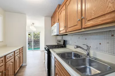 1116 S New Wilke Road #2209, Arlington Heights, IL 60005 - Photo 2