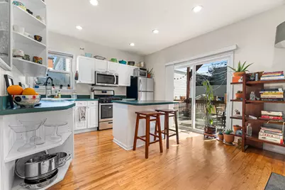 1927 W Ohio Street, Chicago, IL 60622 - Photo 2