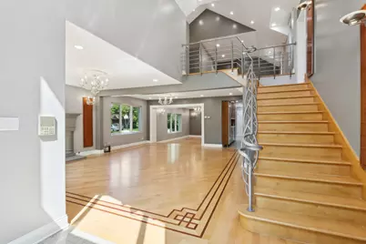 6857 N Knox Avenue, Lincolnwood, IL 60712 - Photo 4