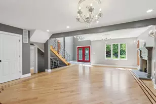 6857 N Knox Ave, Lincolnwood, IL 60712 - Photo 8