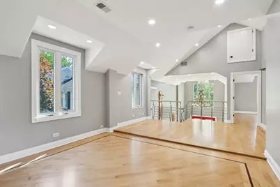 6857 N Knox Avenue, Lincolnwood, IL 60712 - Photo 24