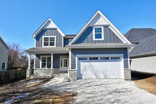 256 Coe Rd, Clarendon Hills, IL 60514 - Photo 1