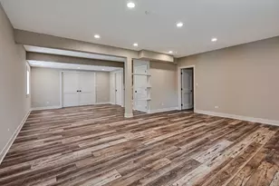 256 Coe Rd, Clarendon Hills, IL 60514 - Photo 36