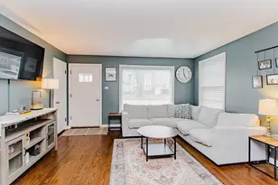 9023 Marmora Ave, Morton Grove, IL 60053 - Photo 4