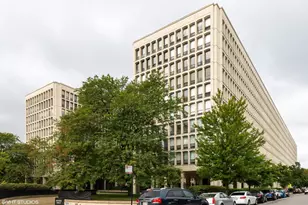 1400 E 55th Pl, Chicago, IL 60637 - Photo 1