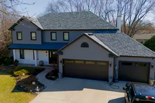 35 Americana Ct, Roselle, IL 60172 - Photo 2
