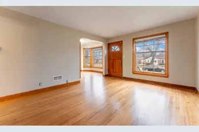 2513 S 18th Avenue, Broadview, IL 60155 - Photo 4