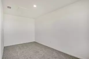 440 Lakeshore Ct, Saint Charles, IL 60174 - Photo 12