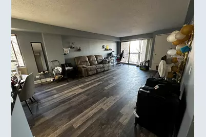 1840 Huntington Boulevard #203, Hoffman Estates, IL 60169 - Photo 2