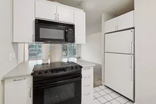 2555 Gross Point Rd, Evanston, IL 60201 - Photo 8