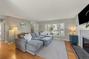 151 E Rd, Glen Ellyn, IL 60137 - Photo 4