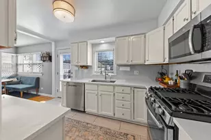 151 E Rd, Glen Ellyn, IL 60137 - Photo 10