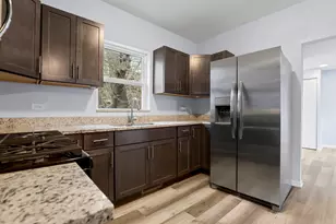 511 Emmett St, Joliet, IL 60436 - Photo 8