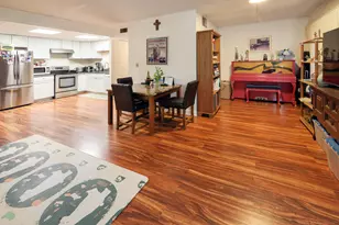 3856 S Parkway Dr, Northbrook, IL 60062 - Photo 16