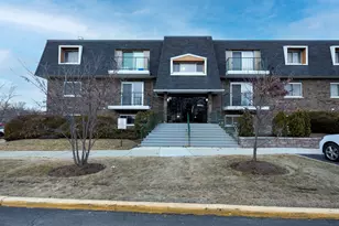 3856 S Parkway Dr, Northbrook, IL 60062 - Photo 2