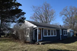 4 S Midland Ave, Mundelein, IL 60060 - Photo 2