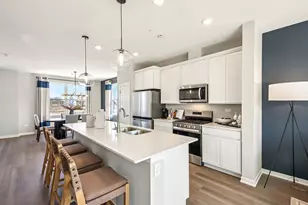 2224 Lake Shore Dr, Schaumburg, IL 60173 - Photo 10