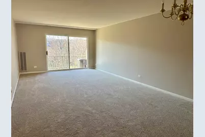 909 E Kenilworth Avenue #420, Palatine, IL 60074 - Photo 2