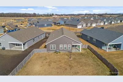 927 Plateau Drive, Pingree Grove, IL 60140 - Photo 6