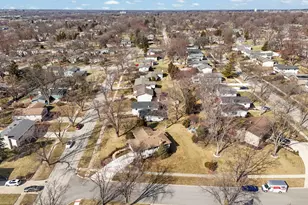 706 Crest Ln, Lisle, IL 60532 - Photo 32