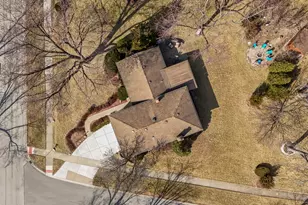 706 Crest Ln, Lisle, IL 60532 - Photo 28