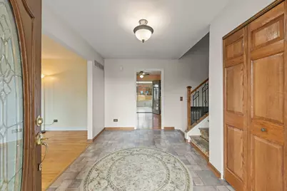 706 Crest Lane, Lisle, IL 60532 - Photo 2