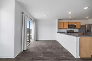 191 Goldenrod Dr, Elgin, IL 60124 - Photo 8