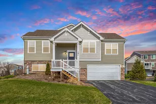 191 Goldenrod Dr, Elgin, IL 60124 - Photo 2