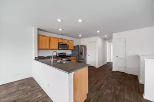 191 Goldenrod Dr, Elgin, IL 60124 - Photo 10