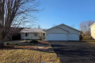 5836 Longest Dr, South Beloit, IL 61080 - Photo 1