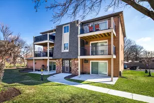 604 W 65th St, Westmont, IL 60559 - Photo 1