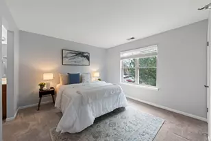 208 Glengarry Dr, Bloomingdale, IL 60108 - Photo 8