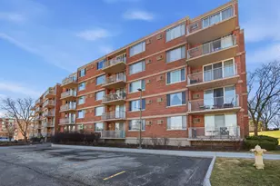 2200 S Stewart Ave, Lombard, IL 60148 - Photo 2