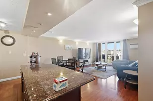 2200 S Stewart Ave, Lombard, IL 60148 - Photo 8