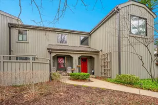 196 Shoreline Rd, Lake Barrington, IL 60010 - Photo 2