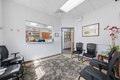 828 N Cass Avenue #1B, Westmont, IL 60559 - Photo 6