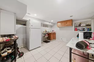 943 N Fairfield Ave, Chicago, IL 60622 - Photo 16