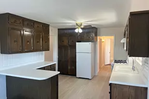 709 E Livingston St, Streator, IL 61364 - Photo 8