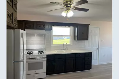 709 E Livingston Street, Streator, IL 61364 - Photo 6