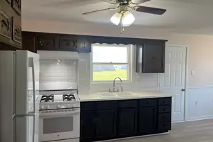 709 E Livingston St, Streator, IL 61364 - Photo 6