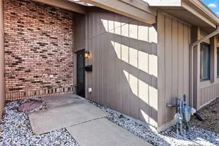 1724 Boulder Dr, Darien, IL 60561 - Photo 2