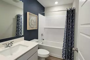 2227 Waters Edge Dr, Schaumburg, IL 60173 - Photo 18