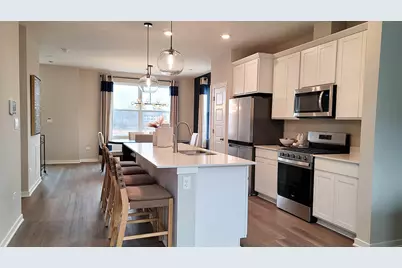 2225 Waters Edge Drive, Schaumburg, IL 60173 - Photo 4