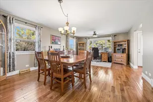 35 Eagle View Ln, Oswego, IL 60543 - Photo 10