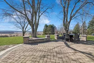 35 Eagle View Ln, Oswego, IL 60543 - Photo 36